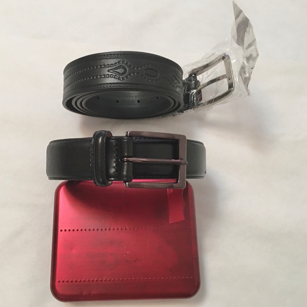 Two leather belts, 1 wallet and 1 tie